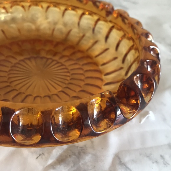 Vintage  1960's Amber Ribbed Edge Ashtray Deep Amber Scalloped - Picture 8 of 8